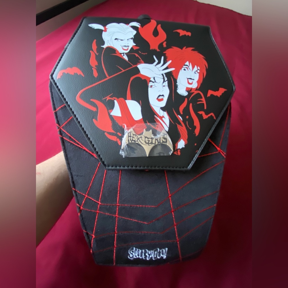 SCOOBY DOO’S THE HEX GIRLS COFFIN SHAPED MINI BACKPACK - Picture 13 of 13